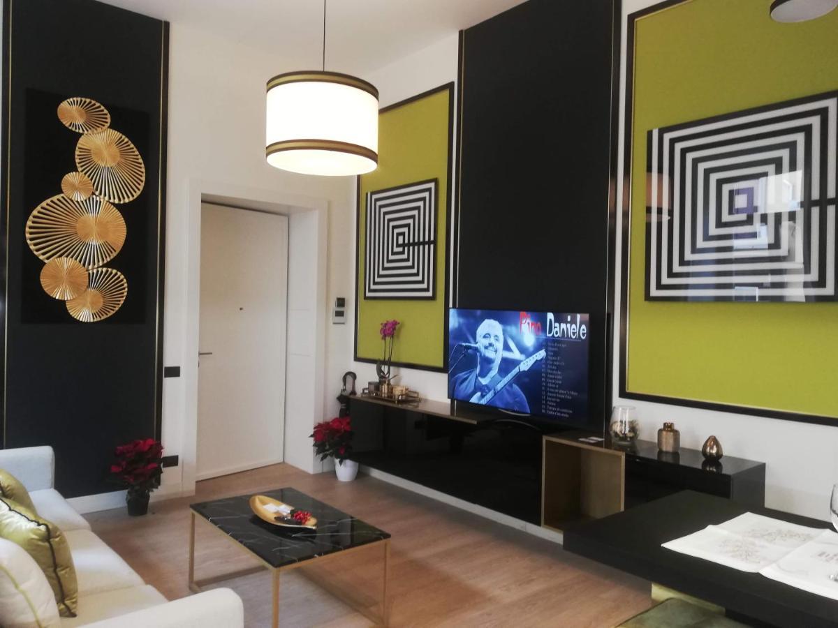 Napoli Mariana Luxury Apartment ภายนอก รูปภาพ