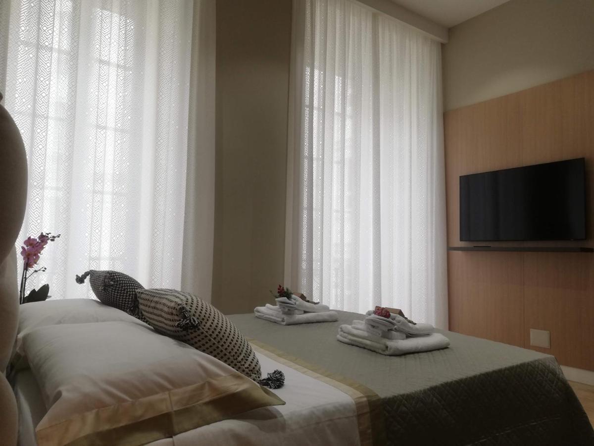 Napoli Mariana Luxury Apartment ภายนอก รูปภาพ