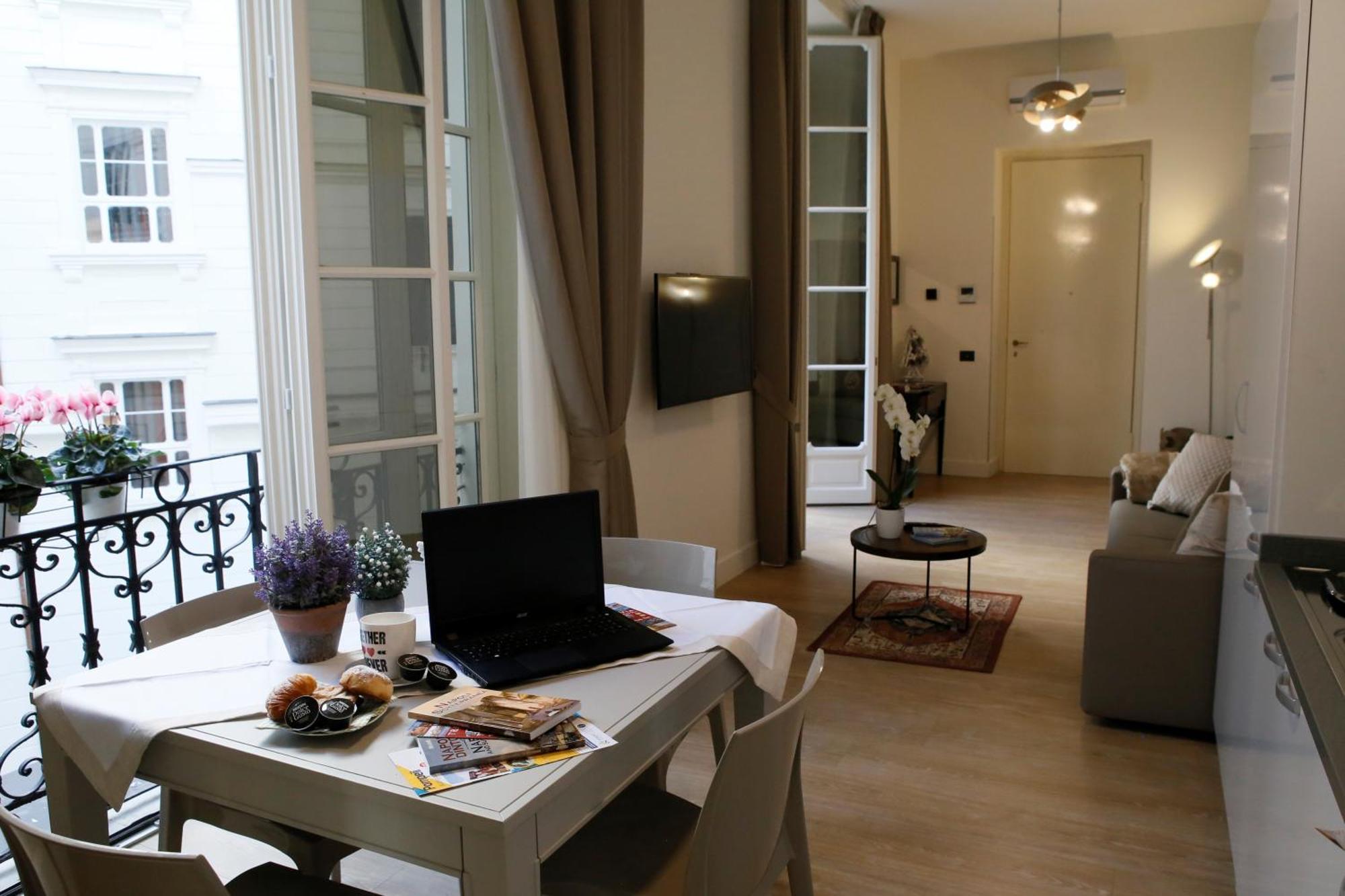 Napoli Mariana Luxury Apartment ภายนอก รูปภาพ