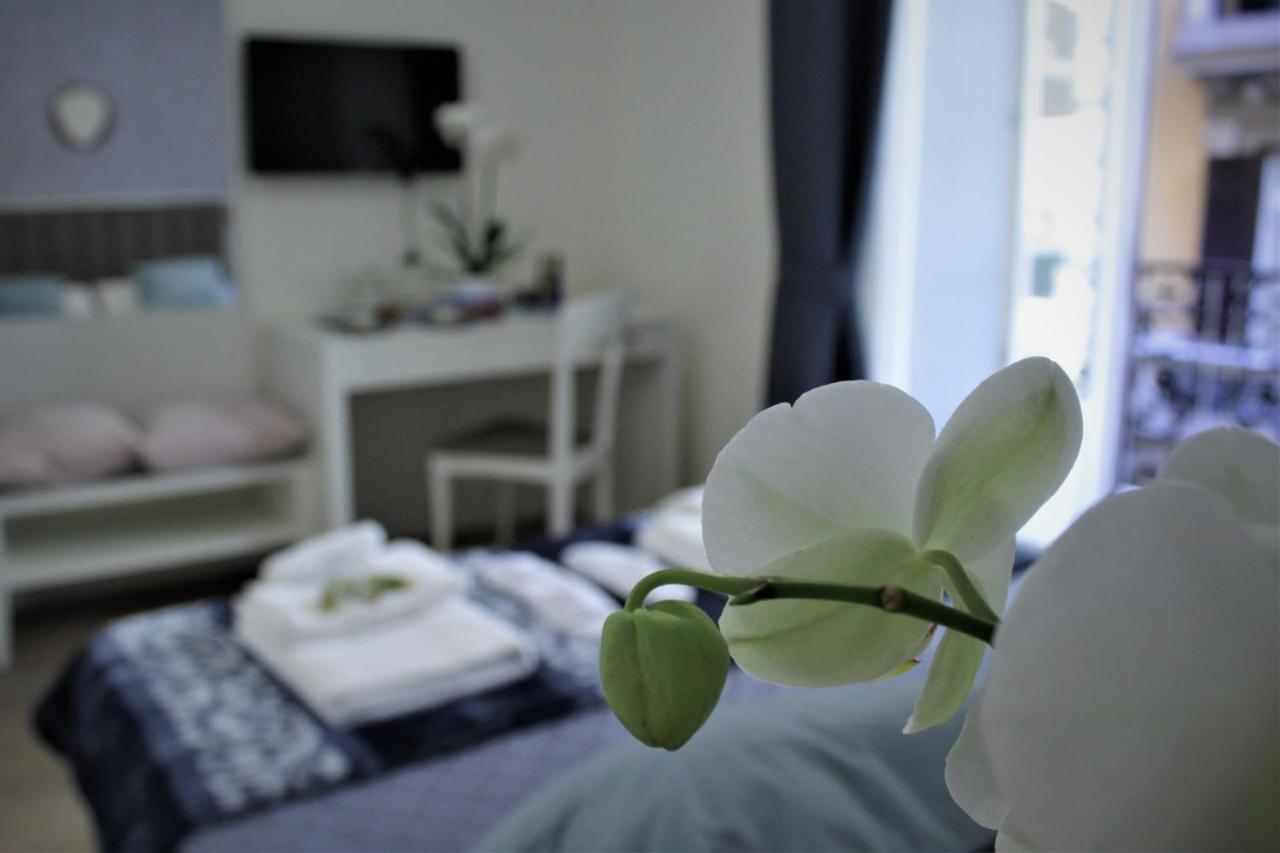 Napoli Mariana Luxury Apartment ภายนอก รูปภาพ